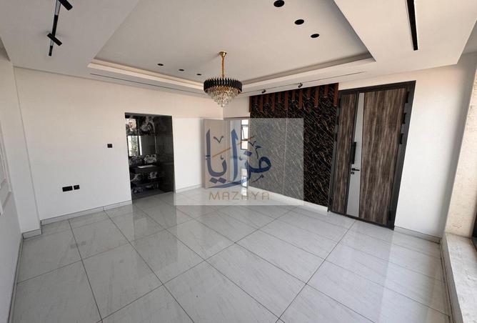 128394415 - Property Image 3
