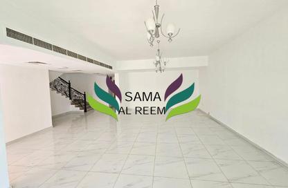 Villa - 4 Bedrooms - 3 Bathrooms for rent in Al Jafiliya Villas - Al Jafiliya - Dubai