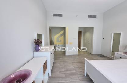 Apartment - 1 - 2 for rent in Oxford Residence 1 - District 13 - Jumeirah Village Circle - Dubai