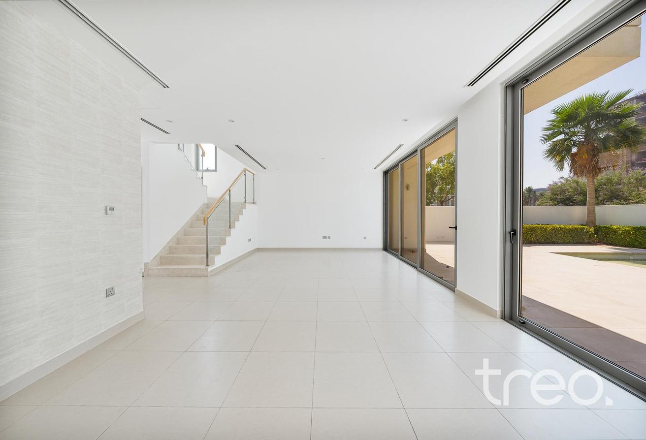 Private Pool | Single Row | Corner Unit photo 8