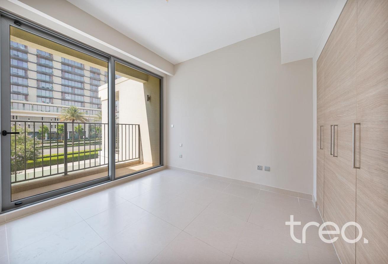 Private Pool | Single Row | Corner Unit photo 25