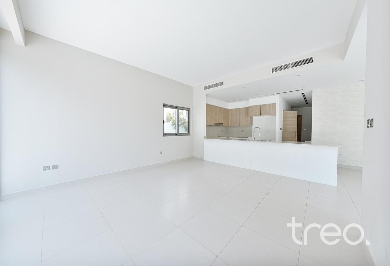 Private Pool | Single Row | Corner Unit photo 9