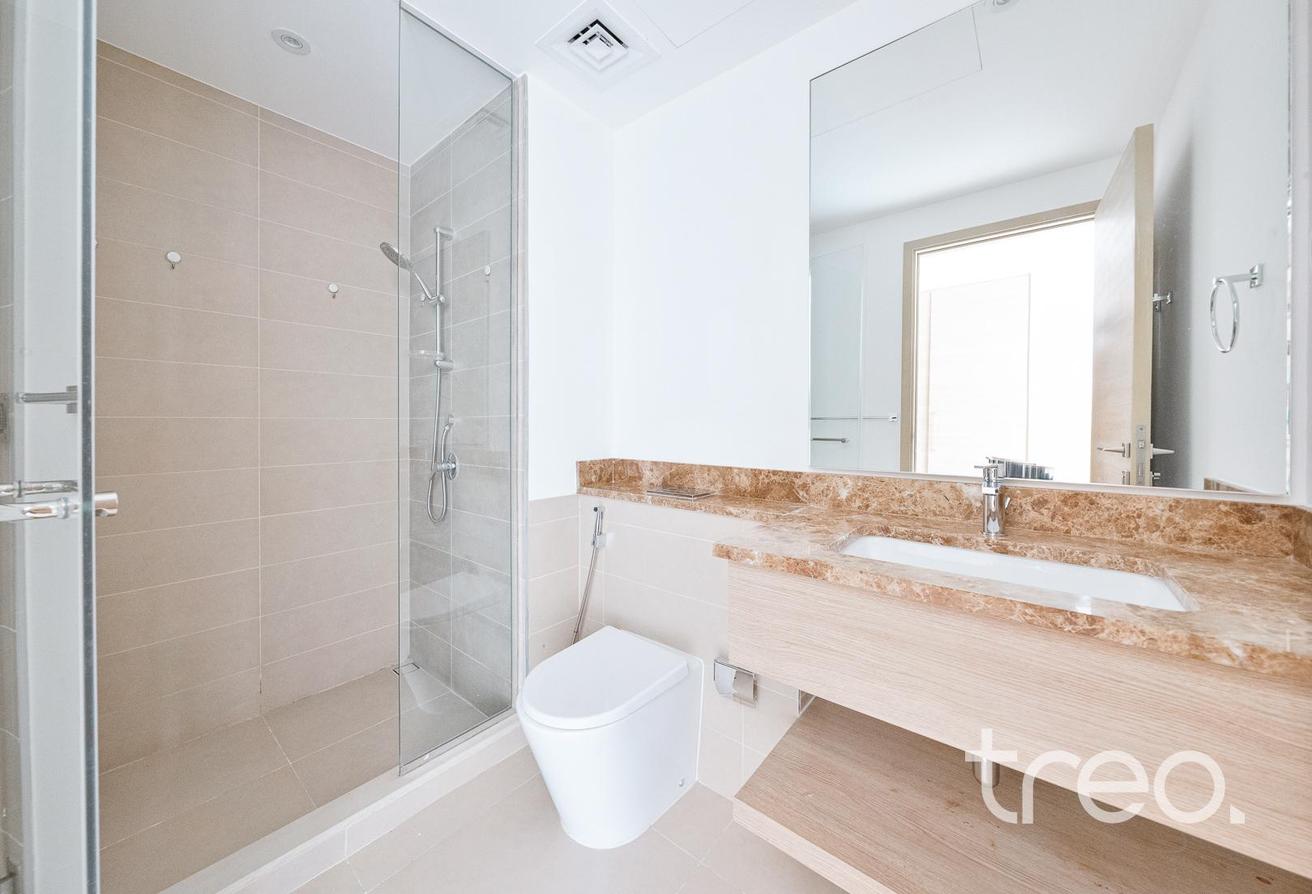 Private Pool | Single Row | Corner Unit photo 24