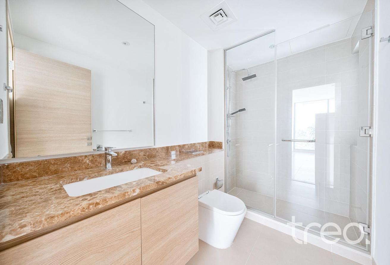 Private Pool | Single Row | Corner Unit photo 14
