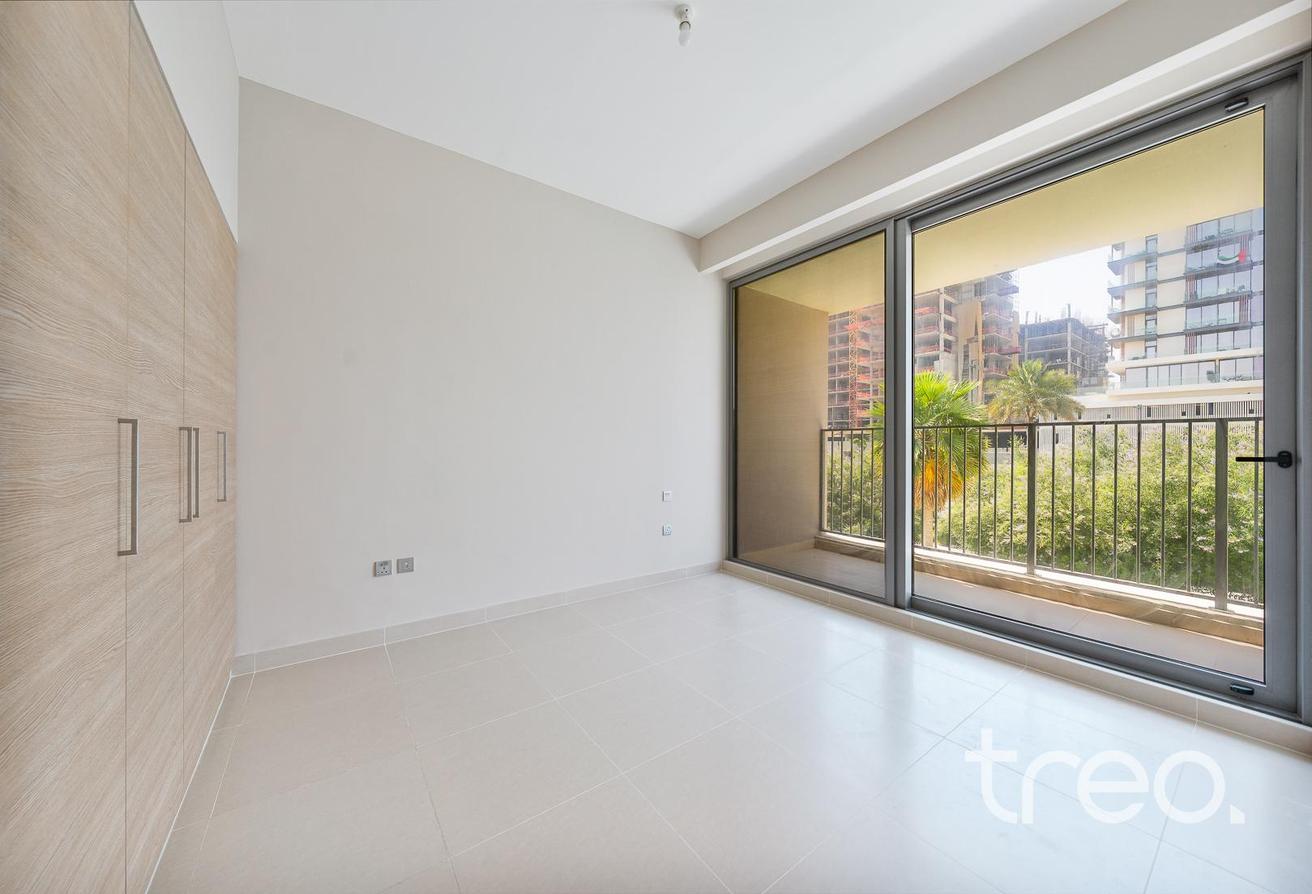 Private Pool | Single Row | Corner Unit photo 21