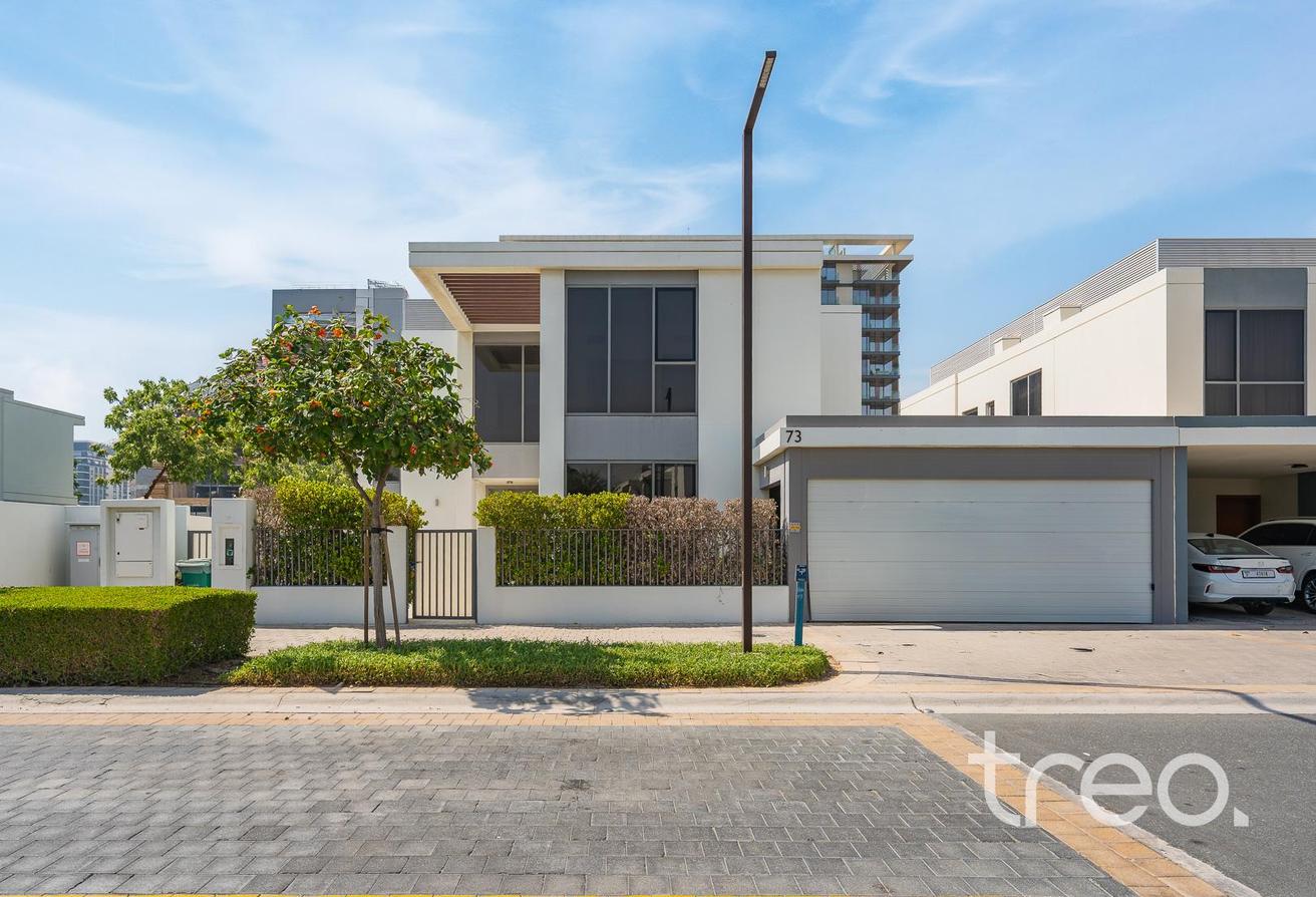 Private Pool | Single Row | Corner Unit photo 26
