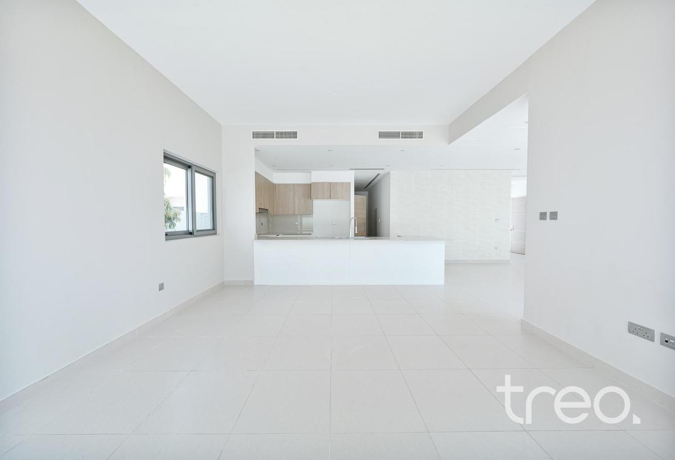 Private Pool | Single Row | Corner Unit photo 10
