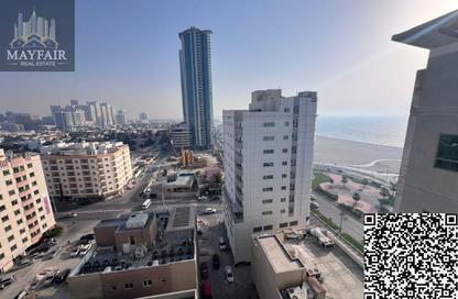 شقة - 2 غرف نوم - 3 حمامات للايجار في برج الكورنيش - طريق كورنيش عجمان - عجمان