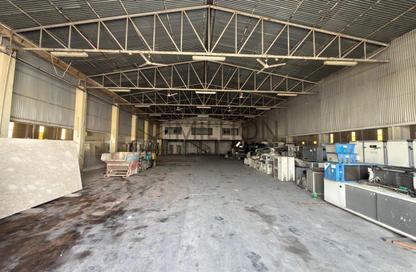 Warehouse - Studio - 1 Bathroom for rent in Umm Ramool - Dubai