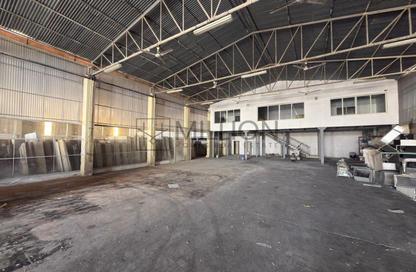 Warehouse - Studio - 1 Bathroom for rent in Umm Ramool - Dubai
