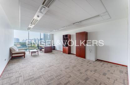 Office Space - Studio - 1 Bathroom for rent in Emaar Business Park Building 1 - Emaar Business Park - Sheikh Zayed Road - Dubai