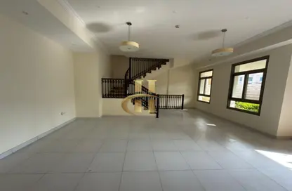 شقة - 3 غرف نوم - 4 حمامات للايجار في بناية الوليد - الضاحية 13 - قرية جميرا الدائرية - دبي