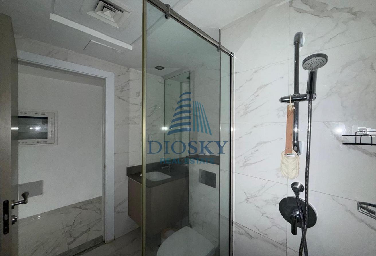 High Floor | Near to Exit | Spacious Layout photo 5