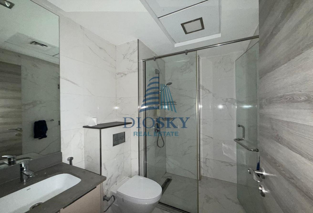 High Floor | Near to Exit | Spacious Layout photo 7