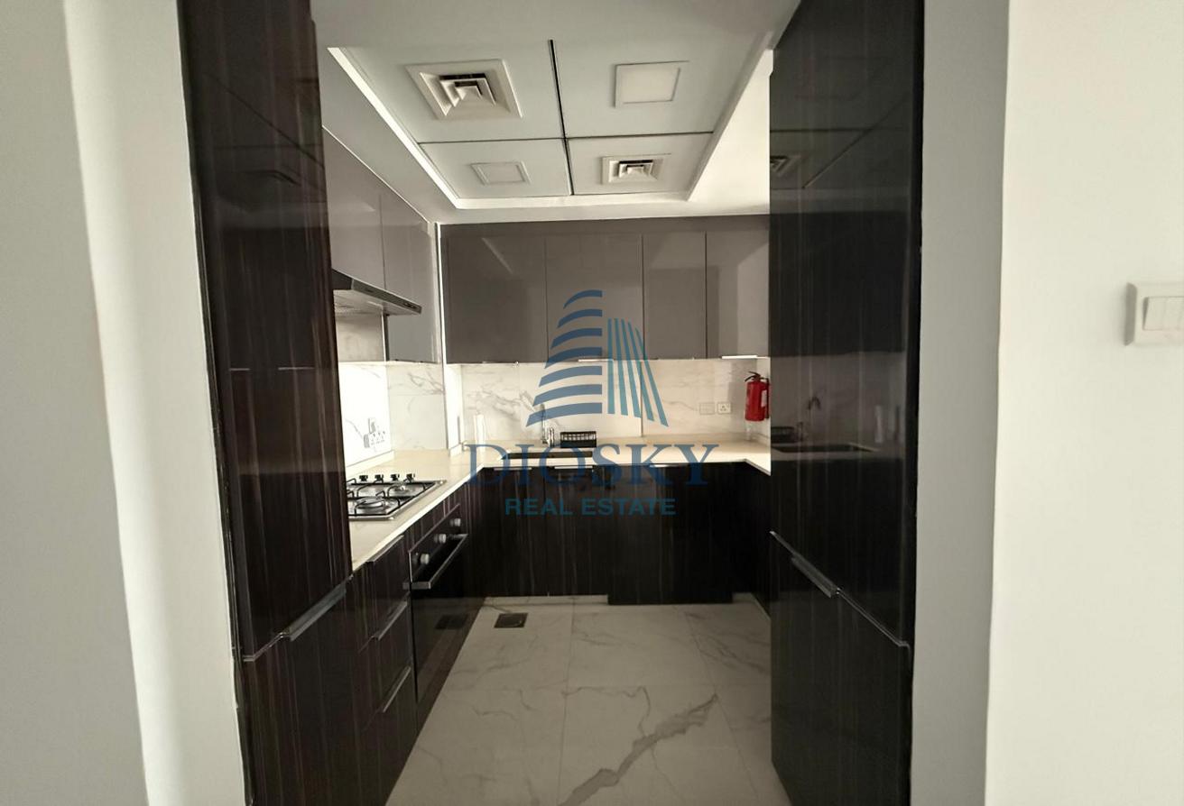 High Floor | Near to Exit | Spacious Layout photo 4