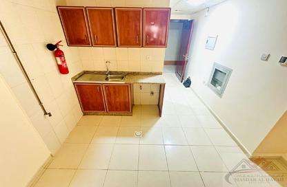 Apartment - Studio - 1 Bathroom for rent in Muwaileh 29 Building - Muwaileh - Sharjah