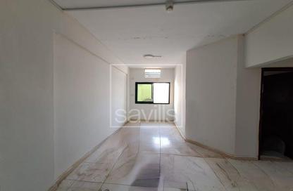 عمارة بالكامل - استوديو للبيع في بناية سوهول - البطينة - الشارقة