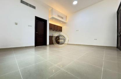 Apartment - Studio - 1 Bathroom for rent in Hadbat Al Zafranah - Muroor Area - Abu Dhabi
