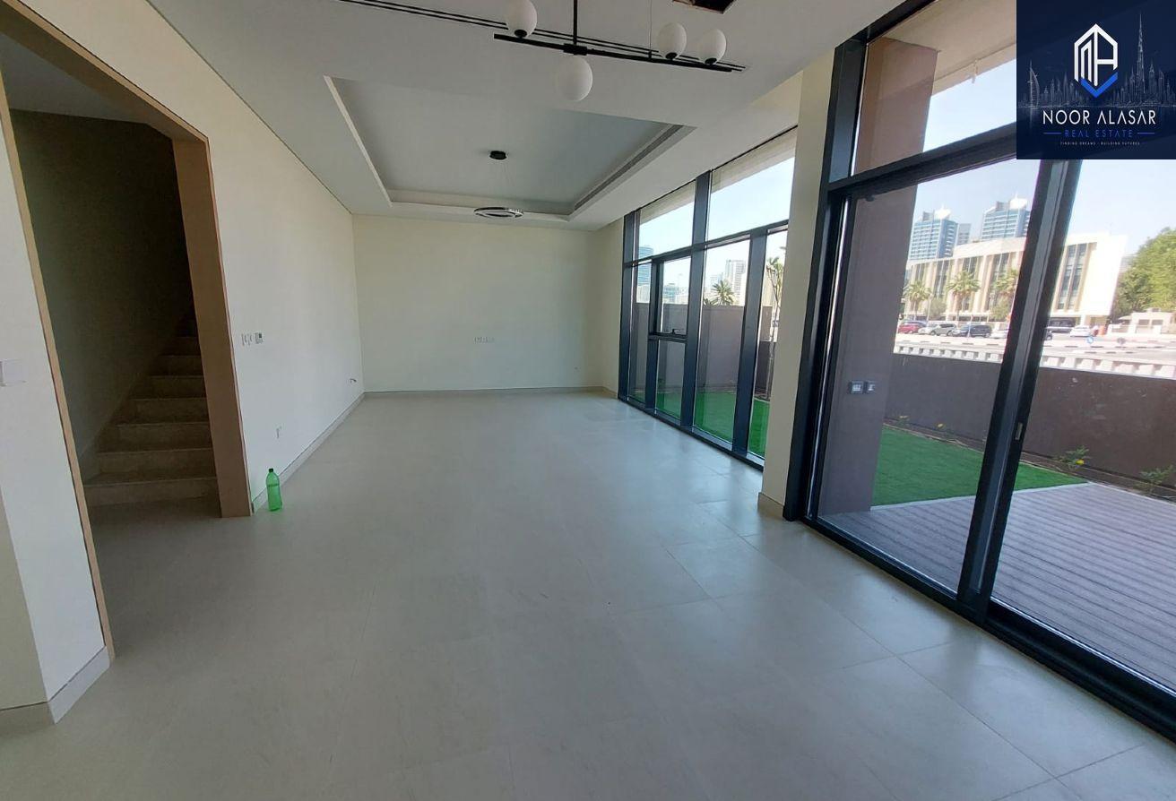 Massive 3BR space | Available | Family community photo 9