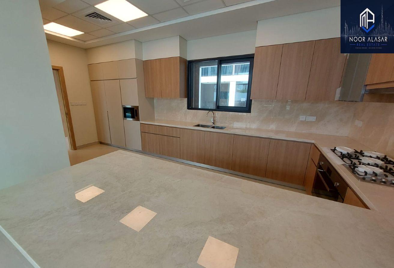 Massive 3BR space | Available | Family community photo 5