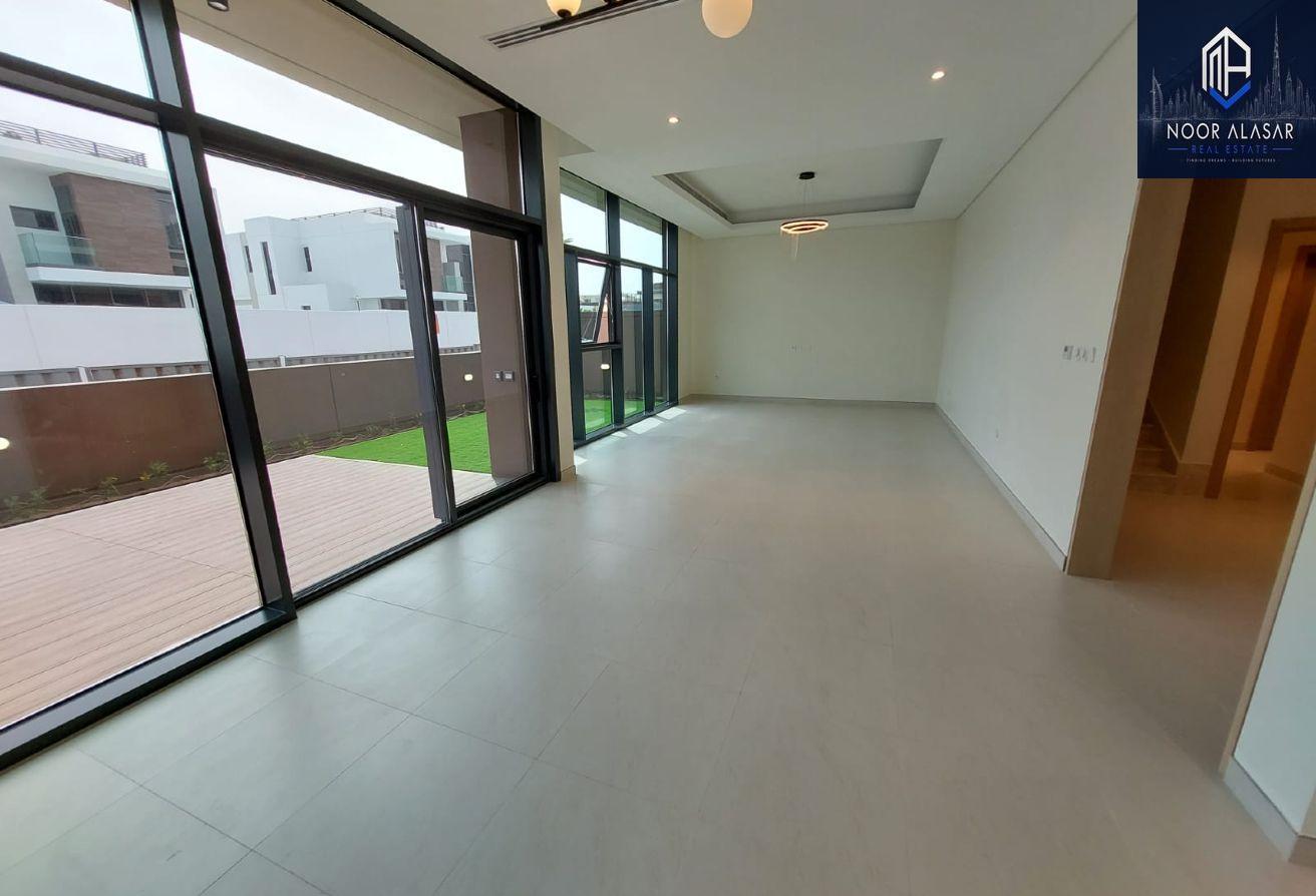 Massive 3BR space | Available | Family community photo 10