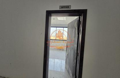 Warehouse - Studio - 1 Bathroom for rent in Umm Al Thuoob - Umm Al Quwain