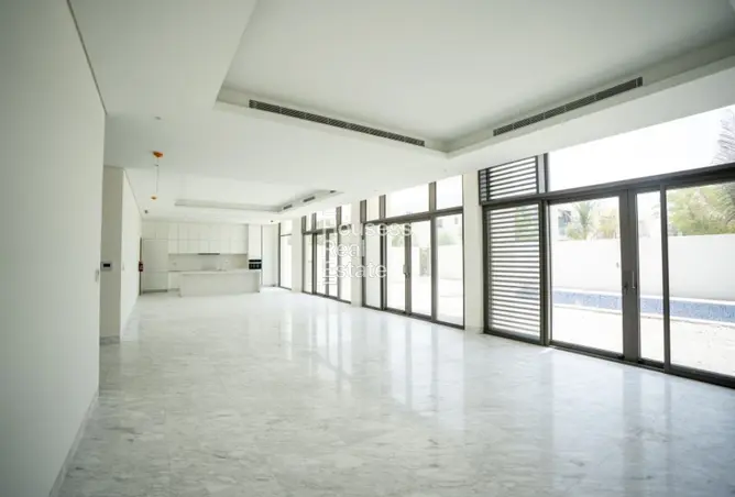156007038 - Property Image 3