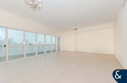 Apartment - 3 Bedrooms - 4 Bathrooms for sale in Dubai Jewel Tower - Dubai Internet City - Dubai