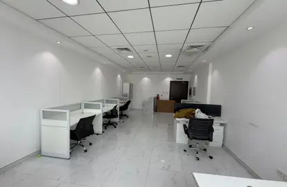 مكتب - استوديو للايجار في B2B  برج - الخليج التجاري - دبي