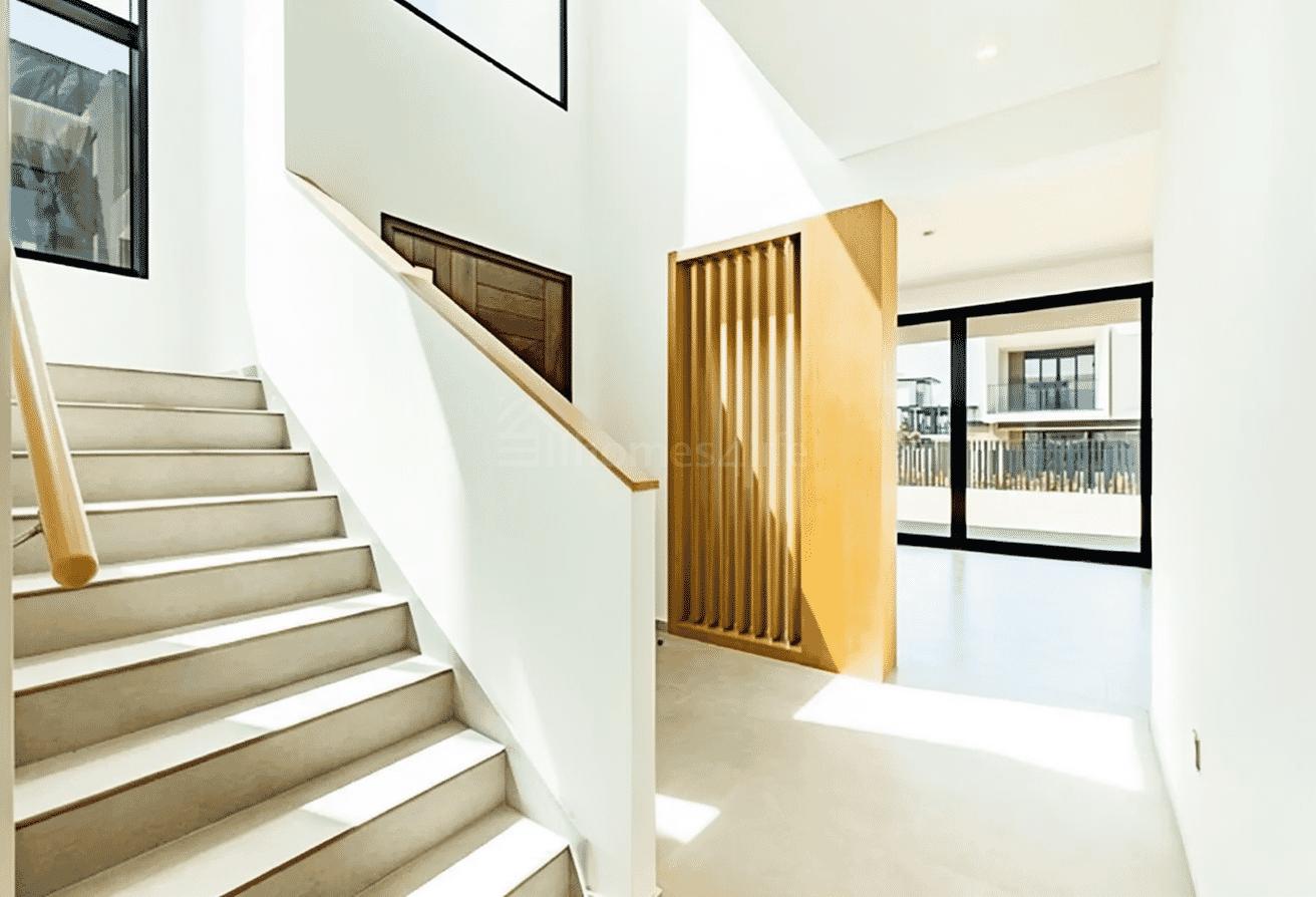 Luxury 5BR Villa | Private Garden | Premium photo 6
