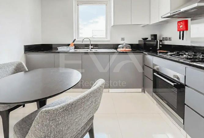 VACANT | TURN KEY | MOVE IN ASAP | NEAR METRO photo 3