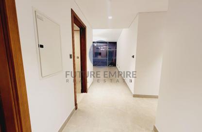 Apartment - 2 - 3 for rent in Airport Road Area - Al Garhoud - Dubai