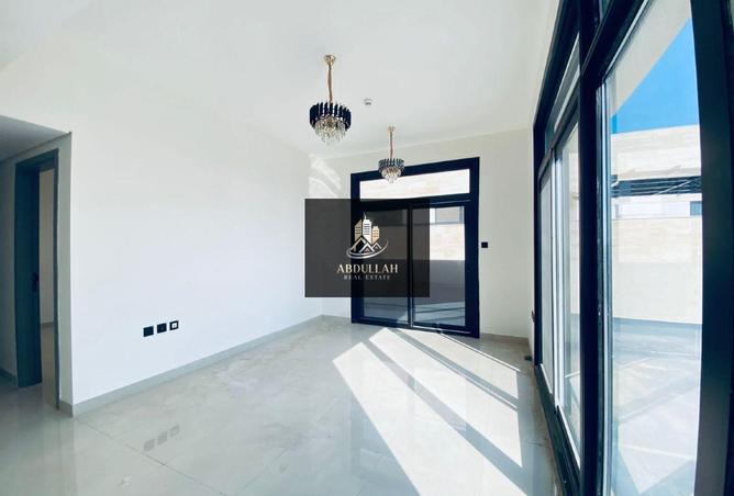 74233289 - Property Image 3