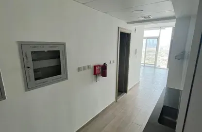 شقة - 1 حمام للايجار في بلوم تاورز بي - ابراج بلووم - الضاحية 10 - قرية جميرا الدائرية - دبي