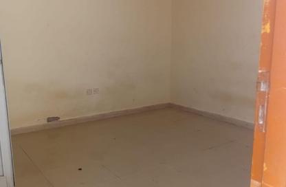 Apartment - Studio - 1 Bathroom for rent in Al Khan - Sharjah