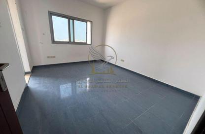 Apartment - 3 - 4 for rent in Al Qulaya'ah - Al Sharq - Sharjah Apartment - 3 - 4 for rent in Al Qulaya'ah - Al Sharq - Sharjah