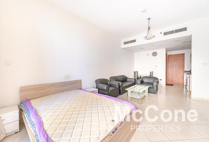 Community View | Modern | Spacious photo 2