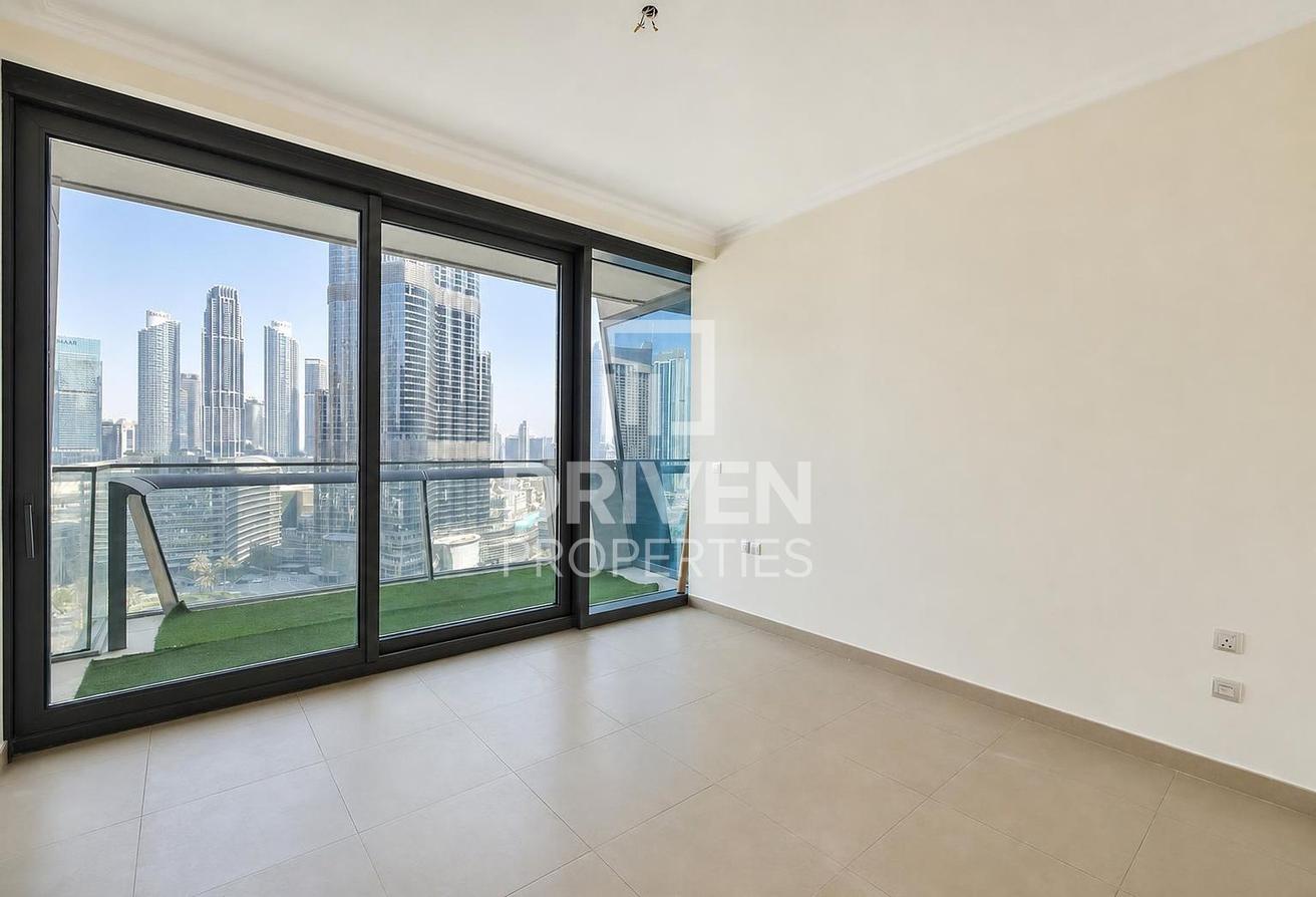 Burj Khalifa View | Spacious Layout | Vacant photo 17