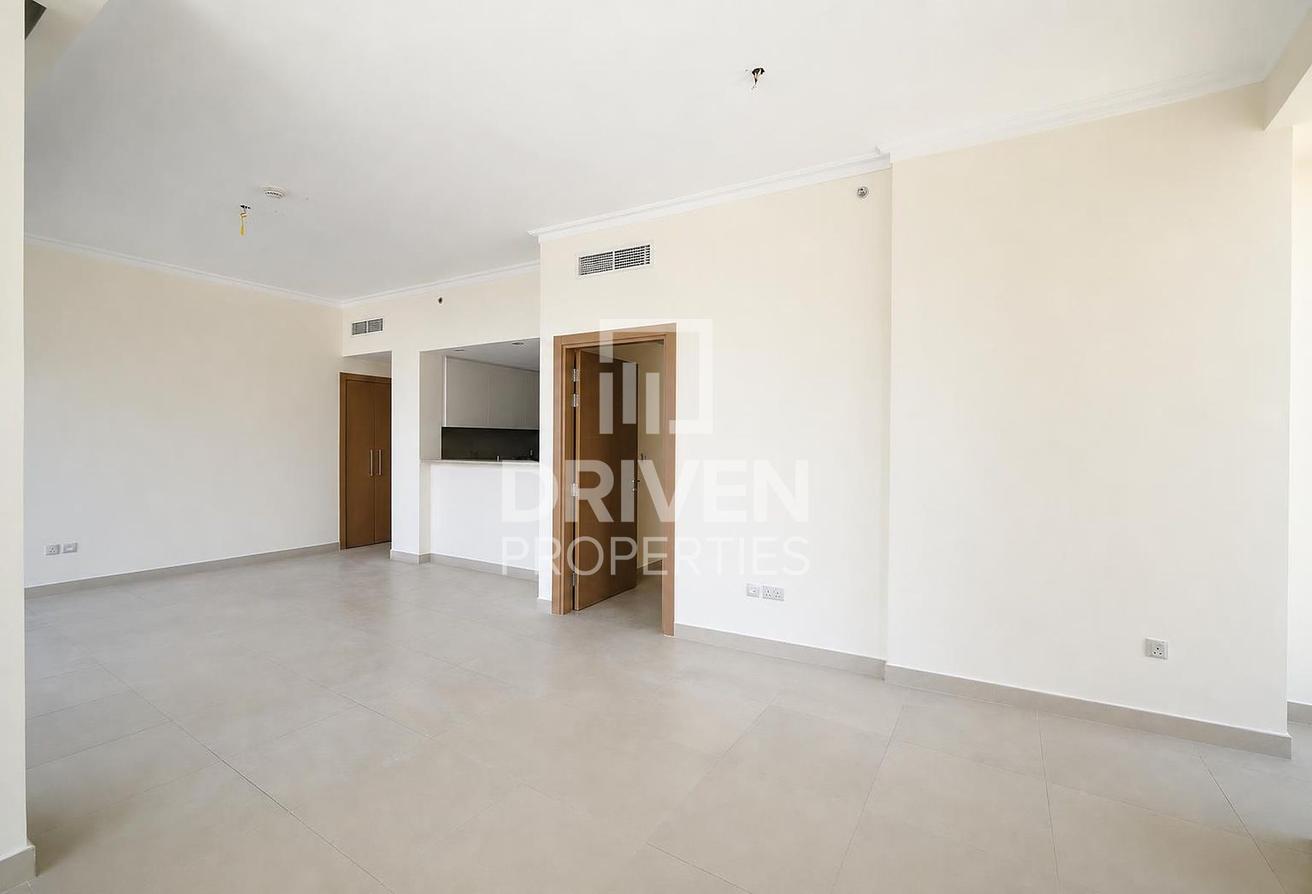 Burj Khalifa View | Spacious Layout | Vacant photo 7
