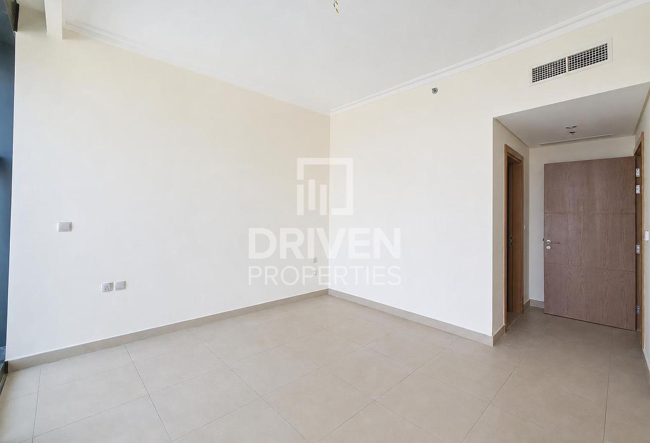 Burj Khalifa View | Spacious Layout | Vacant photo 19