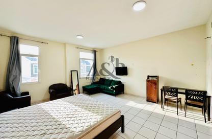 Apartment - Studio - 1 Bathroom for rent in Building P14 - France Cluster - International City - Dubai