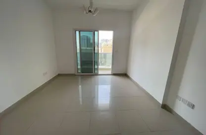 شقة - 2 غرف نوم - 2 حمامات للايجار في شارع التعاون الجديد - التعاون - الشارقة