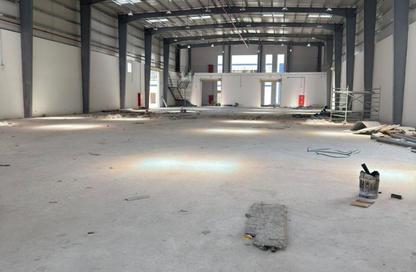 Warehouse - Studio - 2 Bathrooms for rent in Umm Al Thuoob - Umm Al Quwain