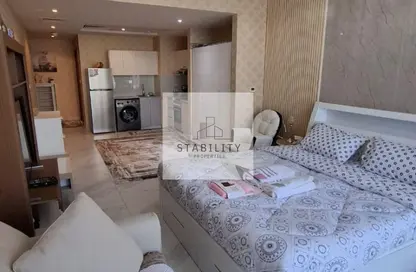 Apartment - Studio - 1 Bathroom for rent in Millennium Binghatti Residences - Business Bay - Dubai