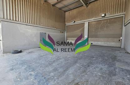 Warehouse - Studio - 2 Bathrooms for rent in Ras Al Khor Industrial 1 - Ras Al Khor - Dubai