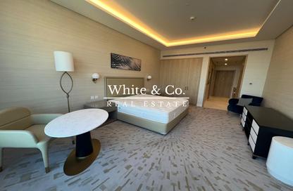 Apartment - Studio - 1 for rent in The Palm Tower - Palm Jumeirah - Dubai