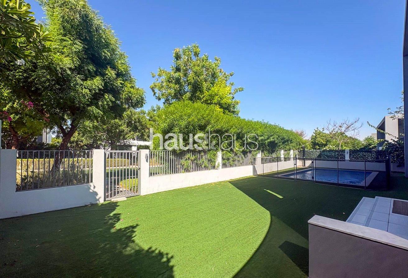 Large Layout | Pool | Greenbelt Backing photo 18
