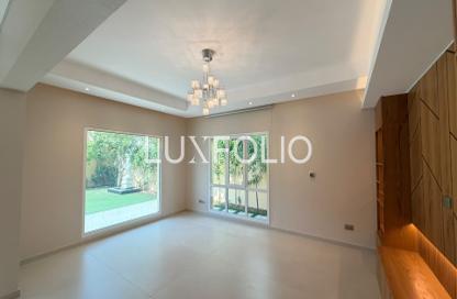 Villa - 5 - 4 for rent in Meadows 2 - Meadows - Dubai Villa - 5 - 4 for rent in Meadows 2 - Meadows - Dubai
