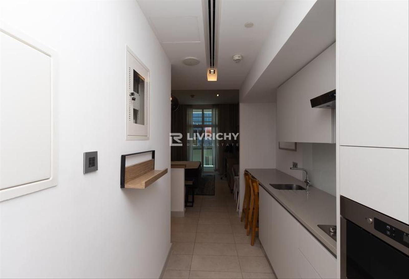 VACANT | FURNISHED | BRIGHT N SPACIOUS photo 7