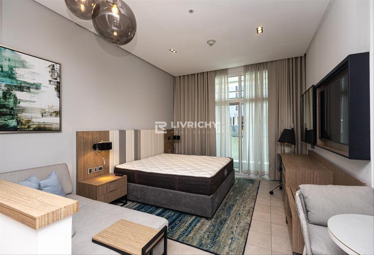 VACANT | FURNISHED | BRIGHT N SPACIOUS photo 2